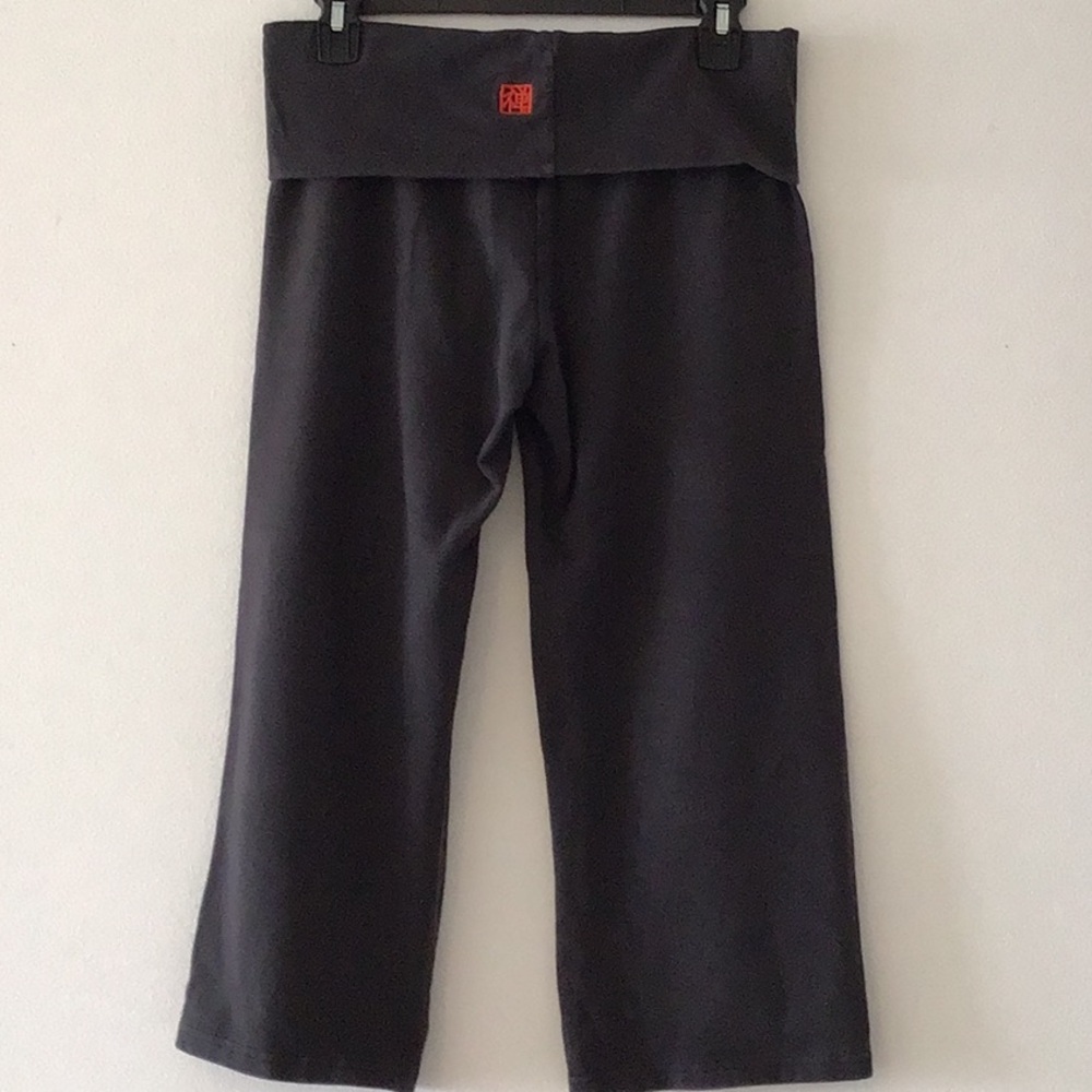 ZENsei Black Organic Capri Yoga Pants SZ 2 - Picture 2 of 4